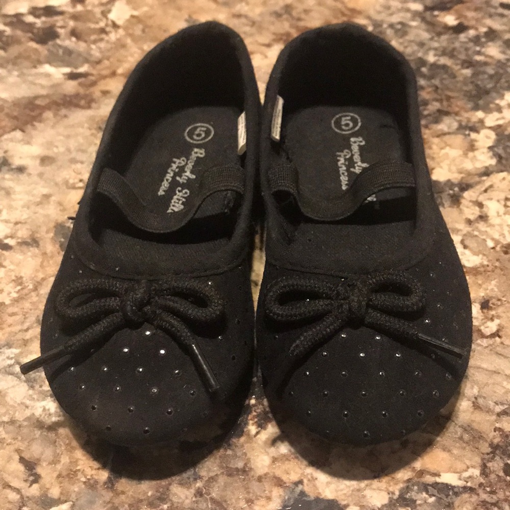 Simple but Cute Black flats